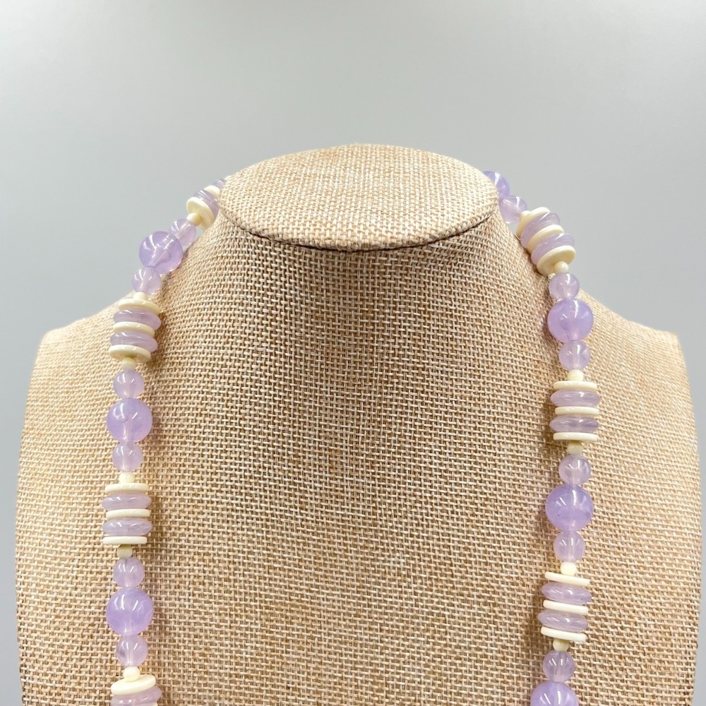 Vintage Retro Lavender Purple Glass & Cream Resin Beaded Strand Necklace 24" - Picture 6 of 9